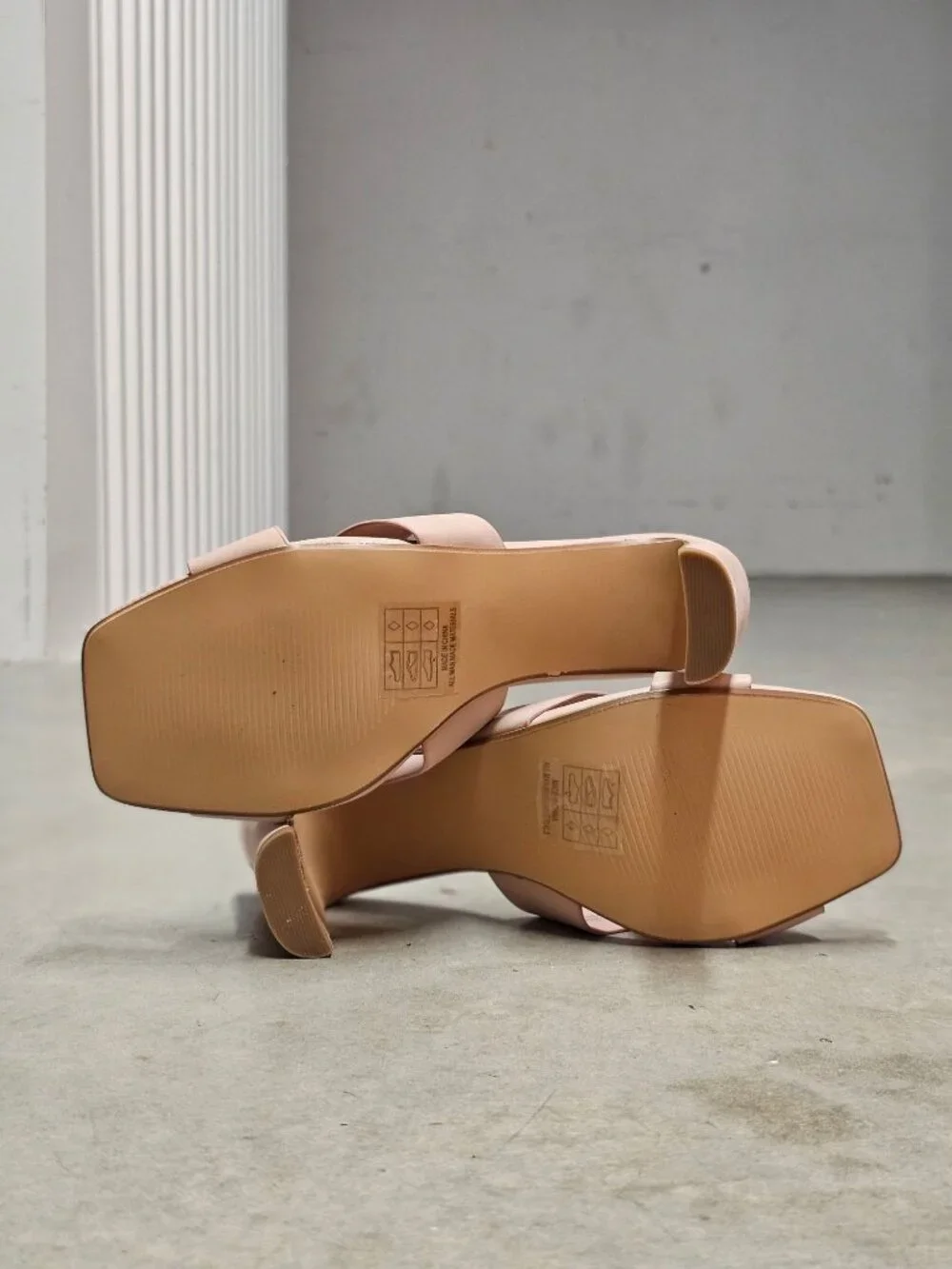 Womens Pink Block Heel Sandals With Criss-Cross Straps & Square Toe Design